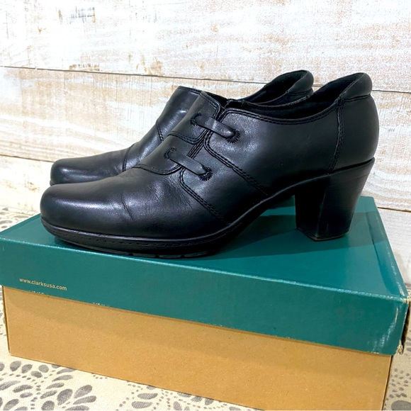 EUC Clark’s Bendables Bootie size 9 Black🖤 - Picture 1 of 6
